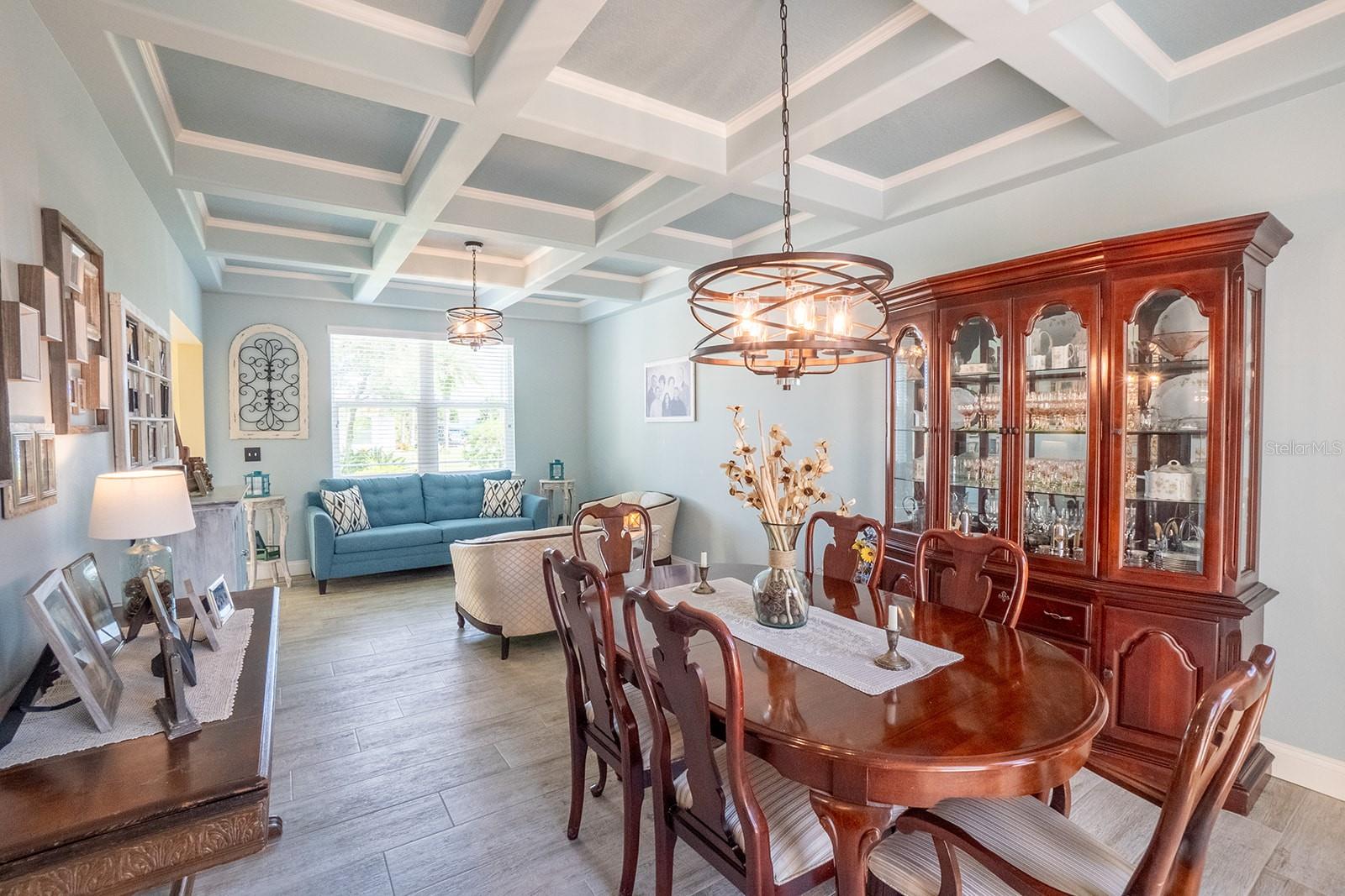 Image 13 of 58 For 590 Shearwood Drive