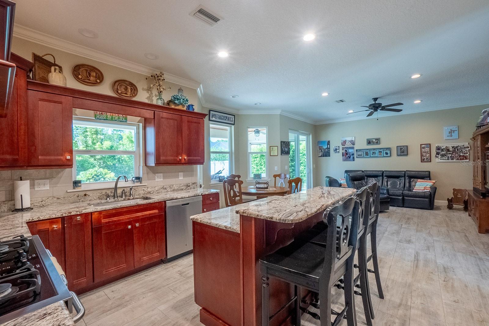 Image 14 of 58 For 590 Shearwood Drive