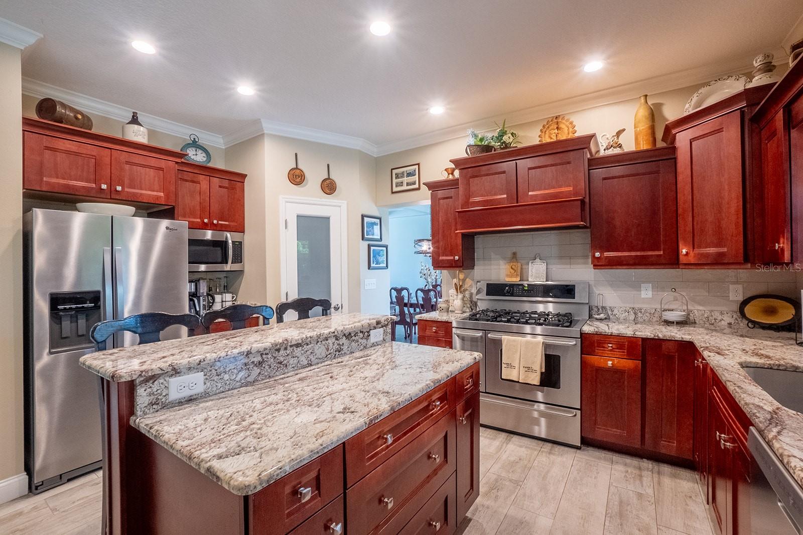 Image 17 of 58 For 590 Shearwood Drive