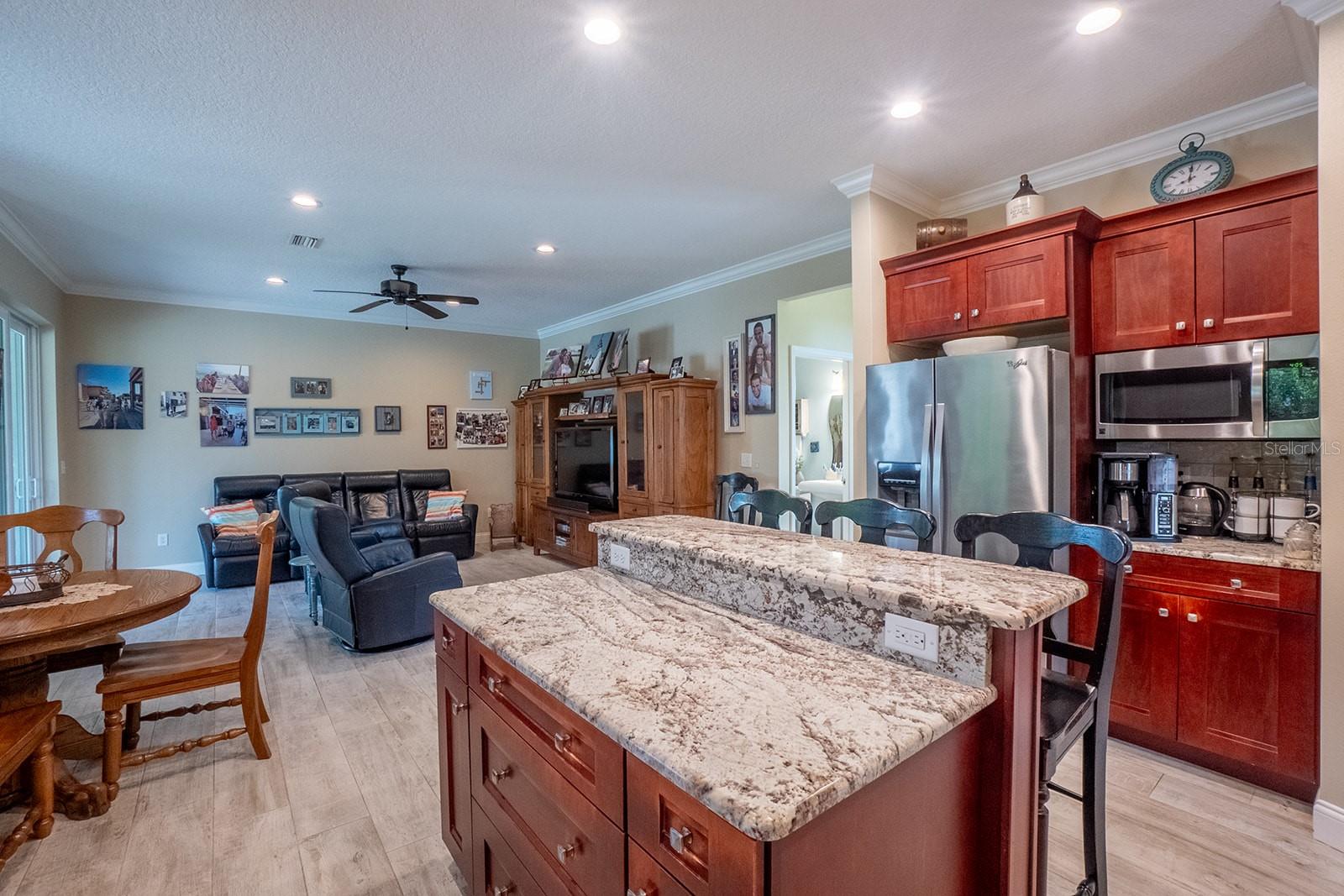 Image 19 of 58 For 590 Shearwood Drive