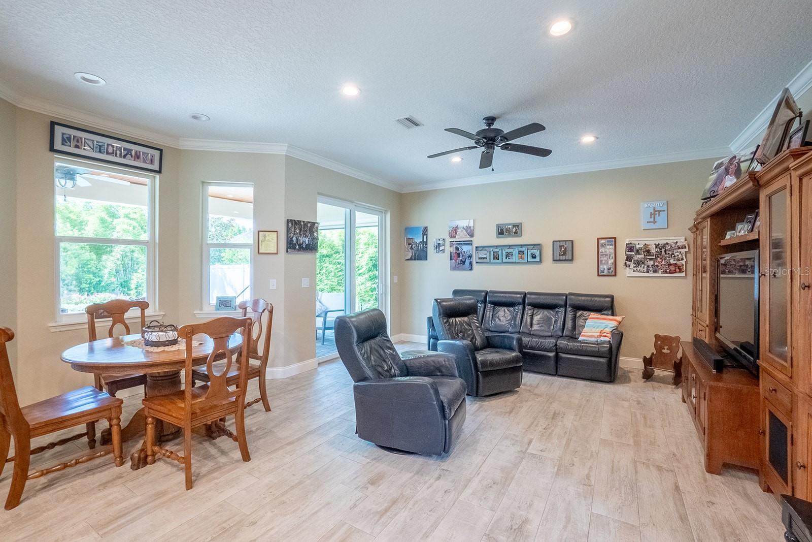 Image 21 of 58 For 590 Shearwood Drive