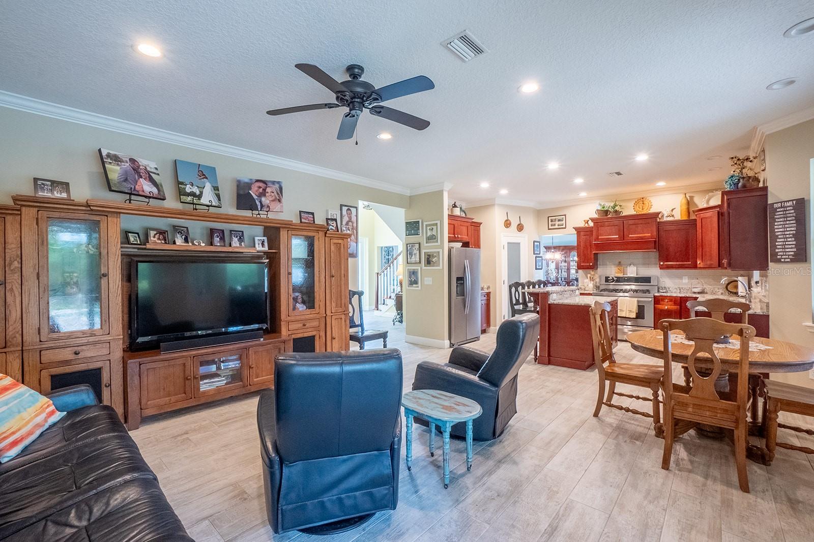 Image 23 of 58 For 590 Shearwood Drive