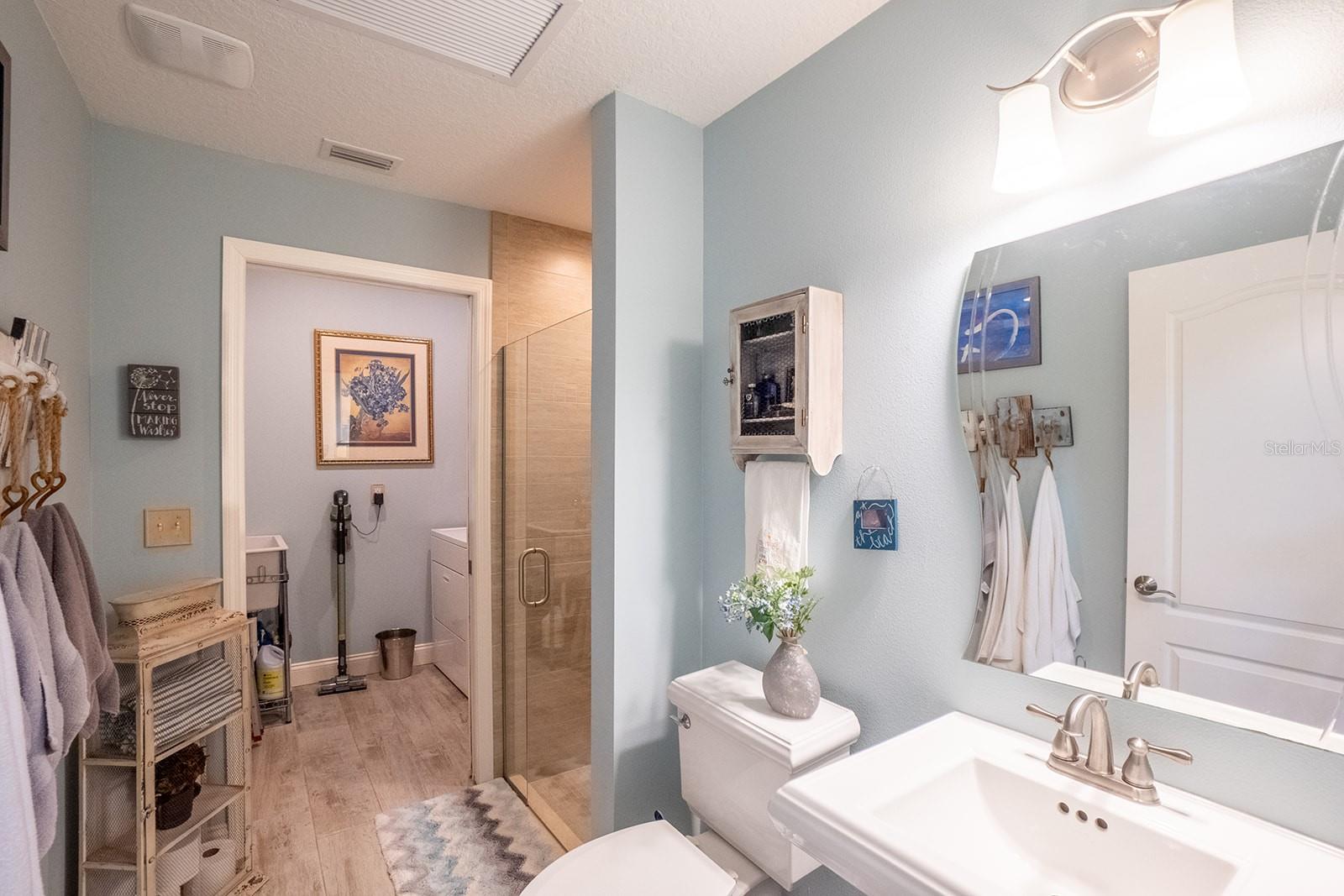 Image 26 of 58 For 590 Shearwood Drive