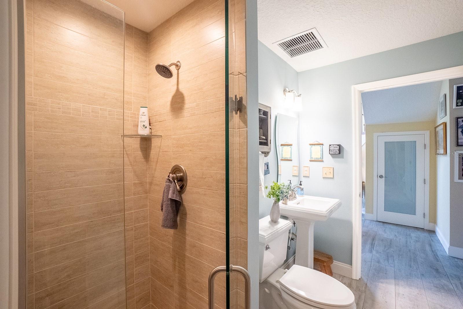 Image 29 of 58 For 590 Shearwood Drive