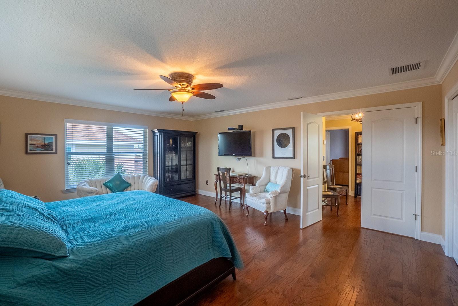 Image 31 of 58 For 590 Shearwood Drive