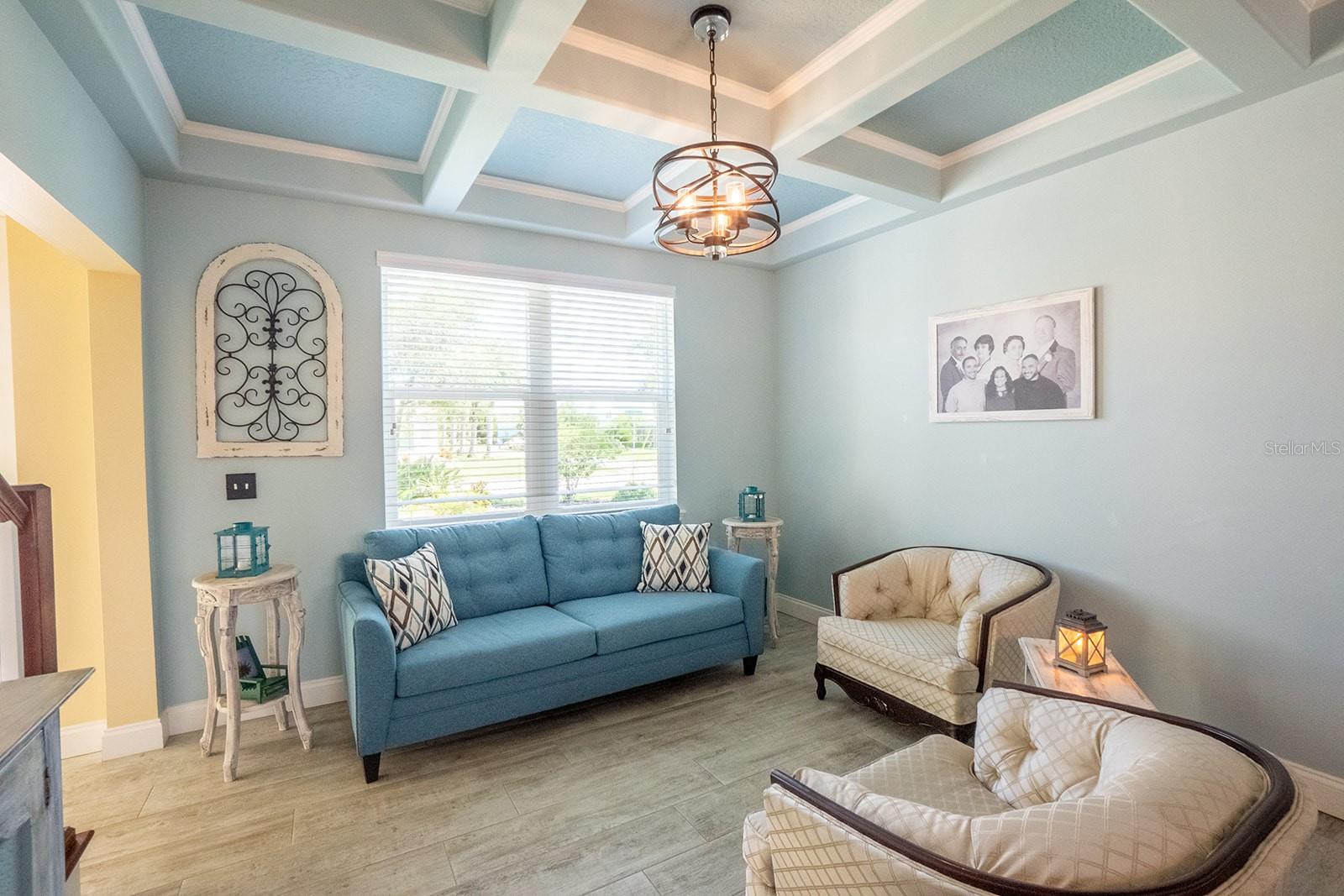 Image 9 of 58 For 590 Shearwood Drive