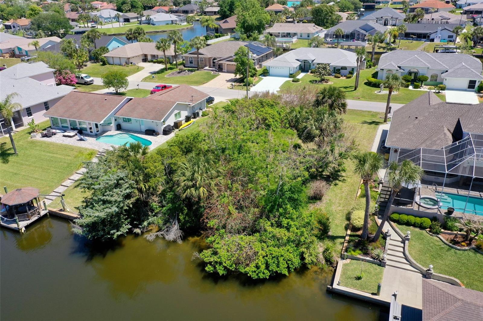 Image 10 of 25 For 17 Claridge Court N