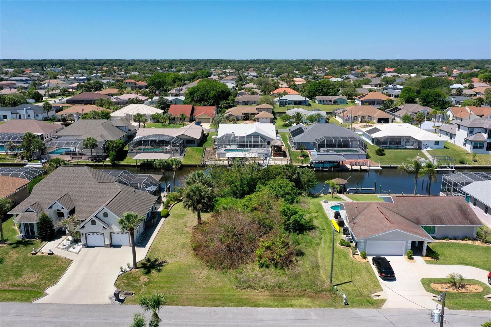 Image 14 of 25 For 17 Claridge Court N