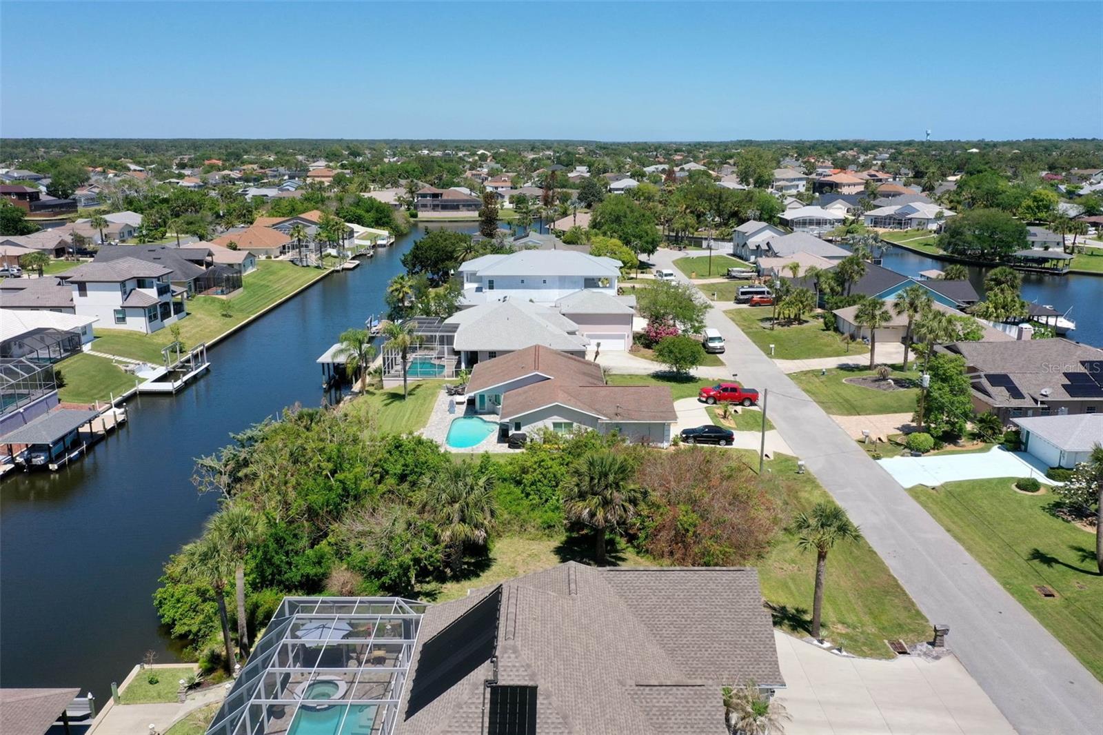 Image 15 of 25 For 17 Claridge Court N