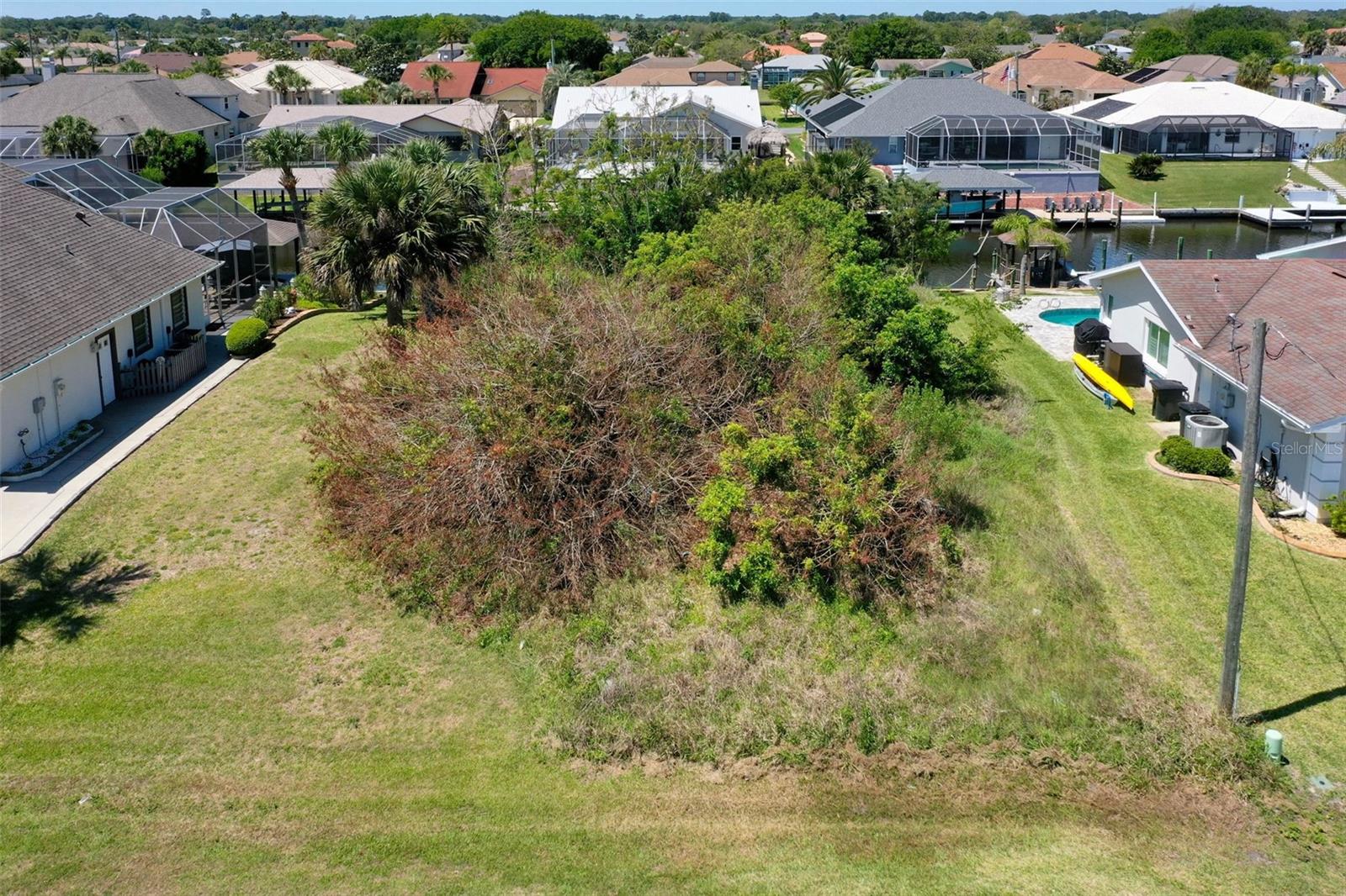 Image 4 of 25 For 17 Claridge Court N