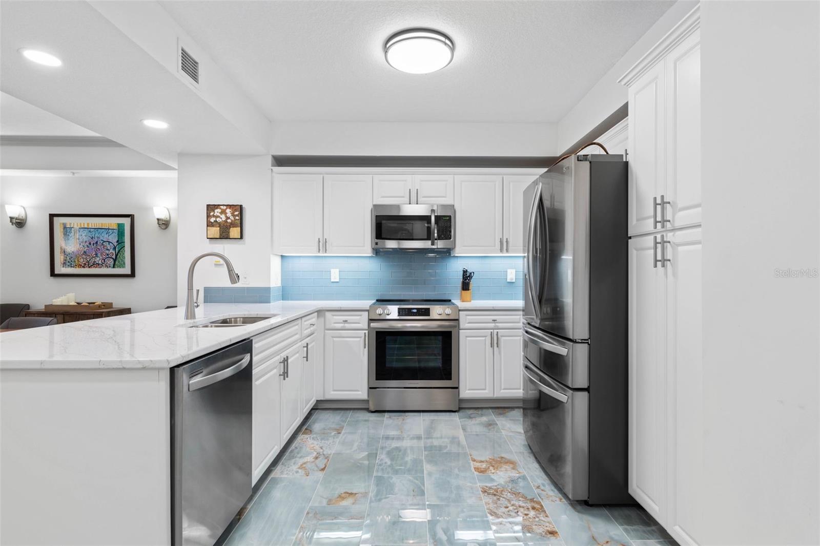 Image 17 of 74 For 200 Ocean Crest Drive 718