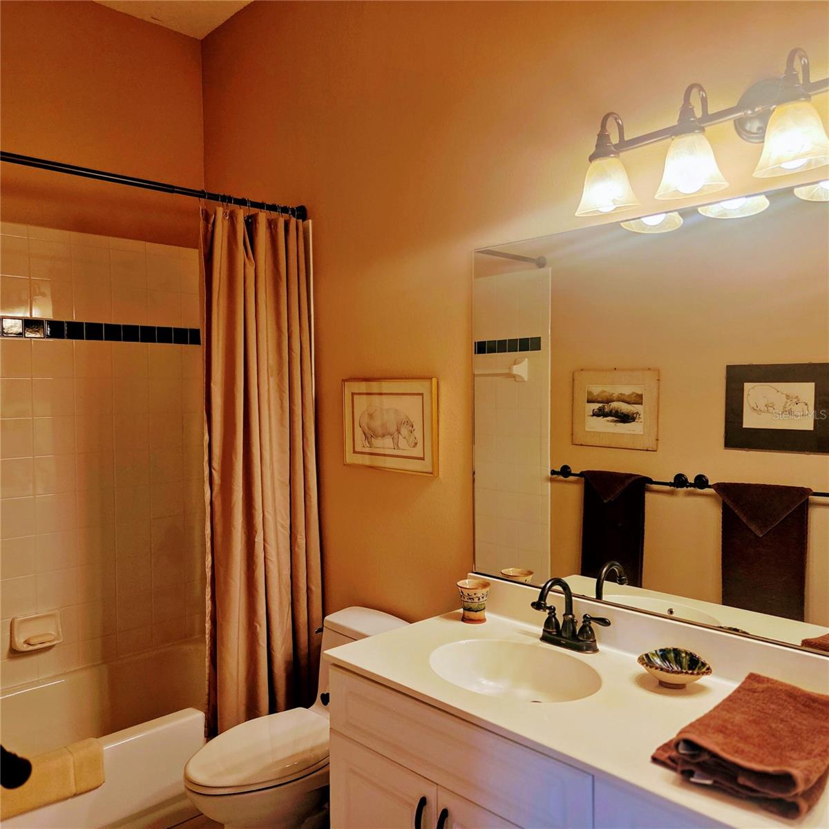 Image 29 of 43 For 82 Lagare Street