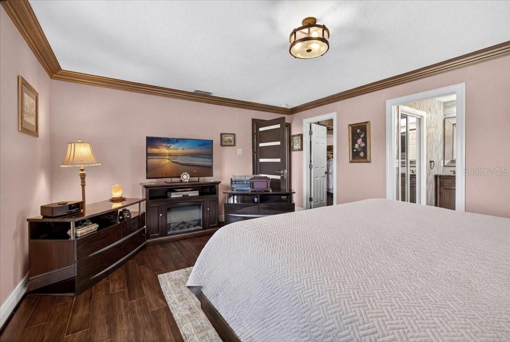 Image 13 of 52 For 6 Beachside Drive