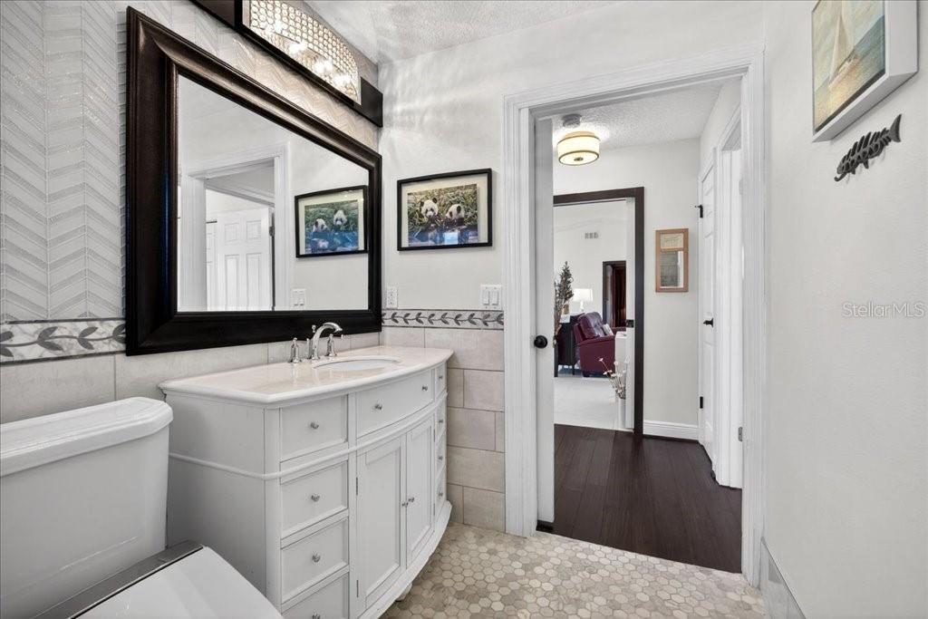 Image 21 of 52 For 6 Beachside Drive