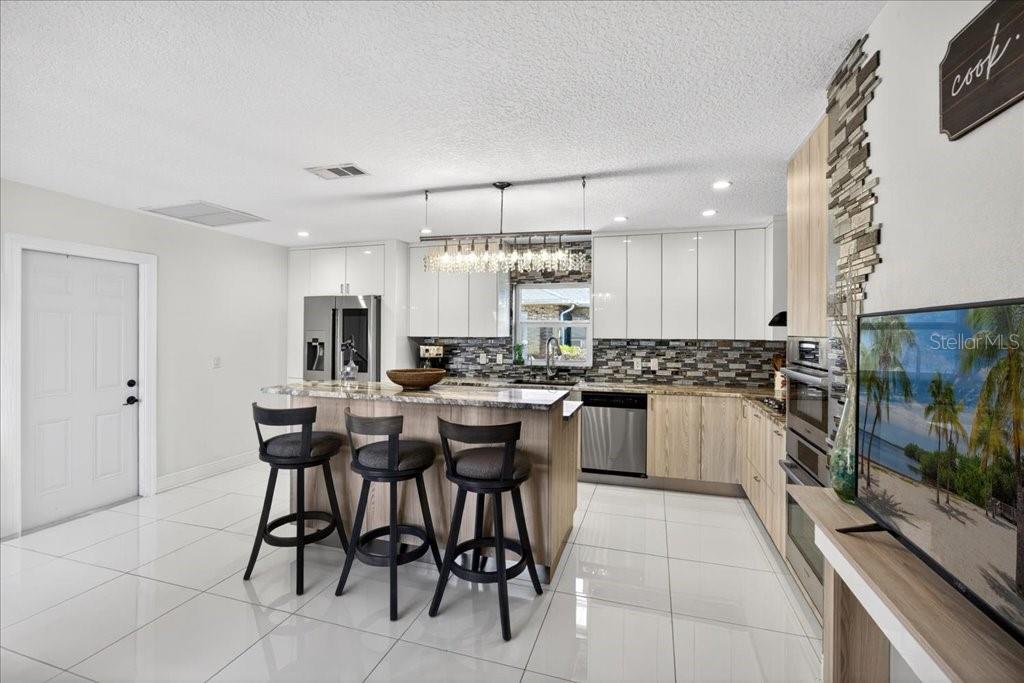 Image 36 of 52 For 6 Beachside Drive