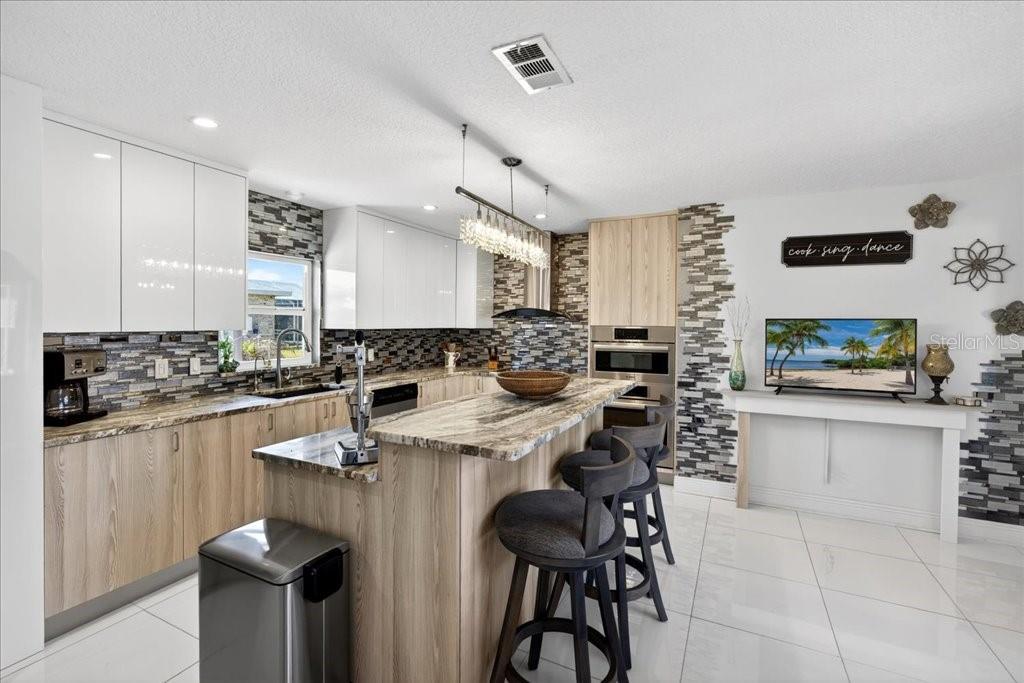 Image 37 of 52 For 6 Beachside Drive