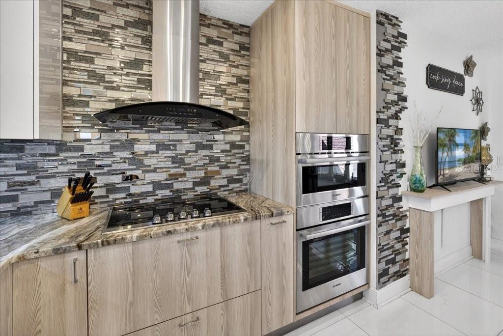 Image 4 of 52 For 6 Beachside Drive