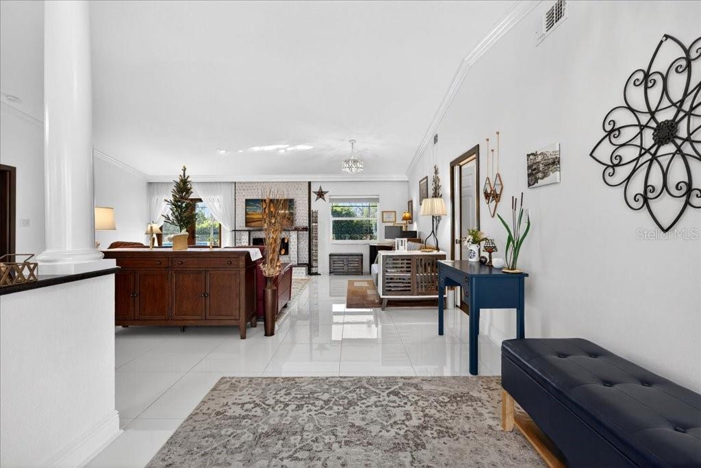 Image 5 of 52 For 6 Beachside Drive