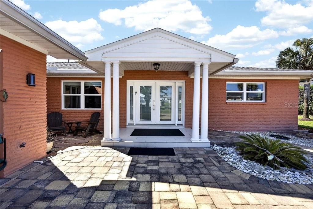 Image 8 of 52 For 6 Beachside Drive