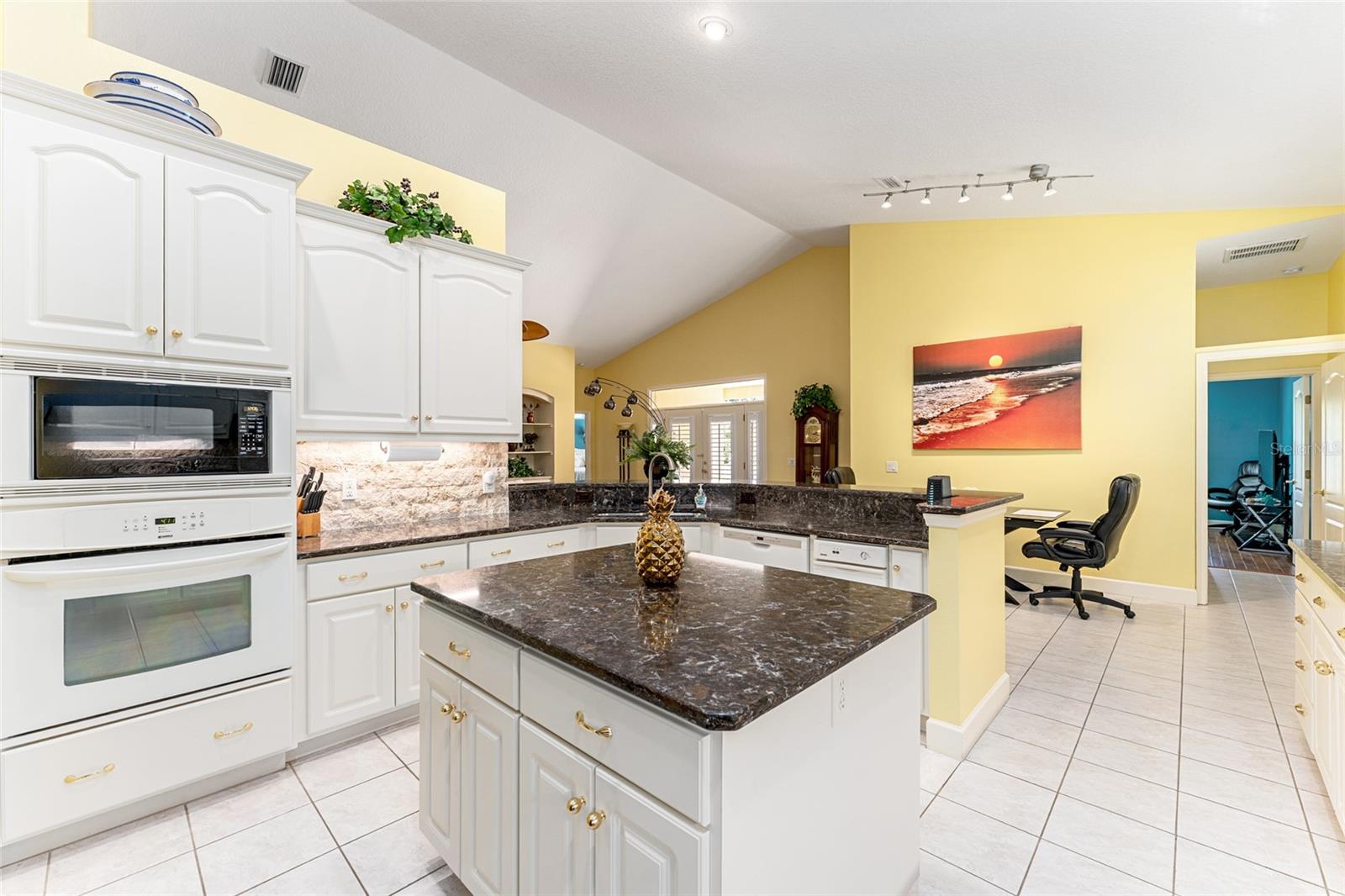 Image 24 of 91 For 20860 36th Street