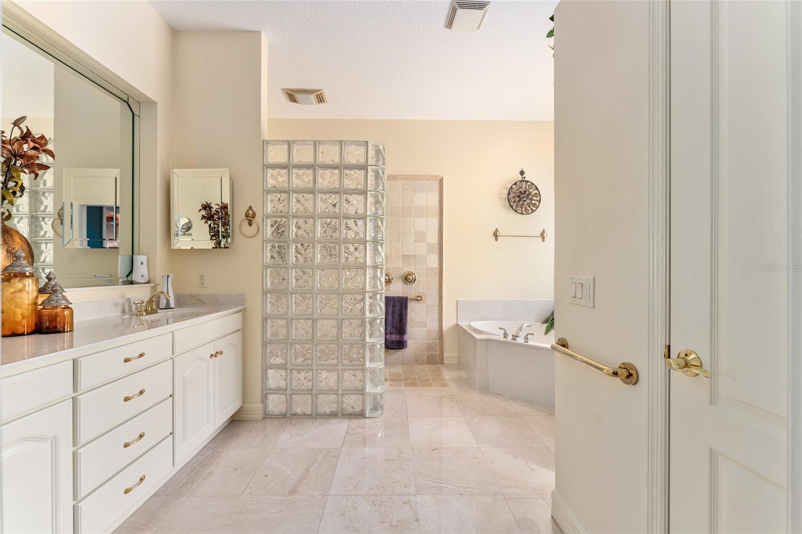 Image 34 of 91 For 20860 36th Street