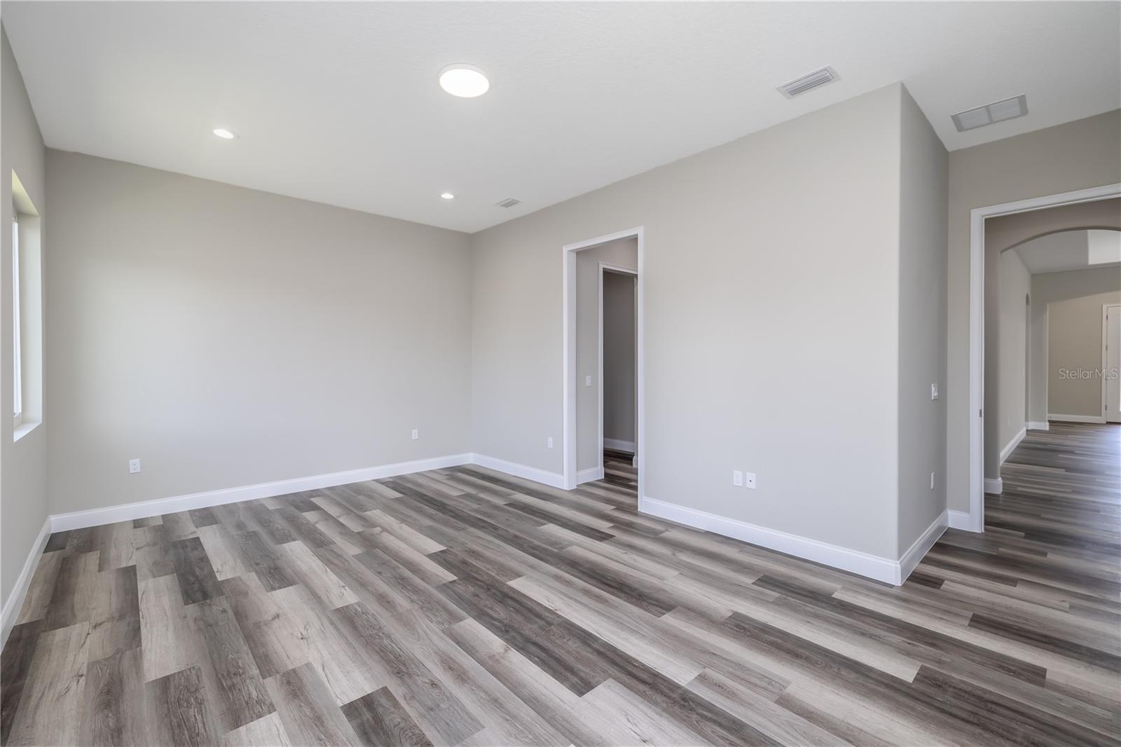 Image 28 of 47 For 9 Coolidge Court