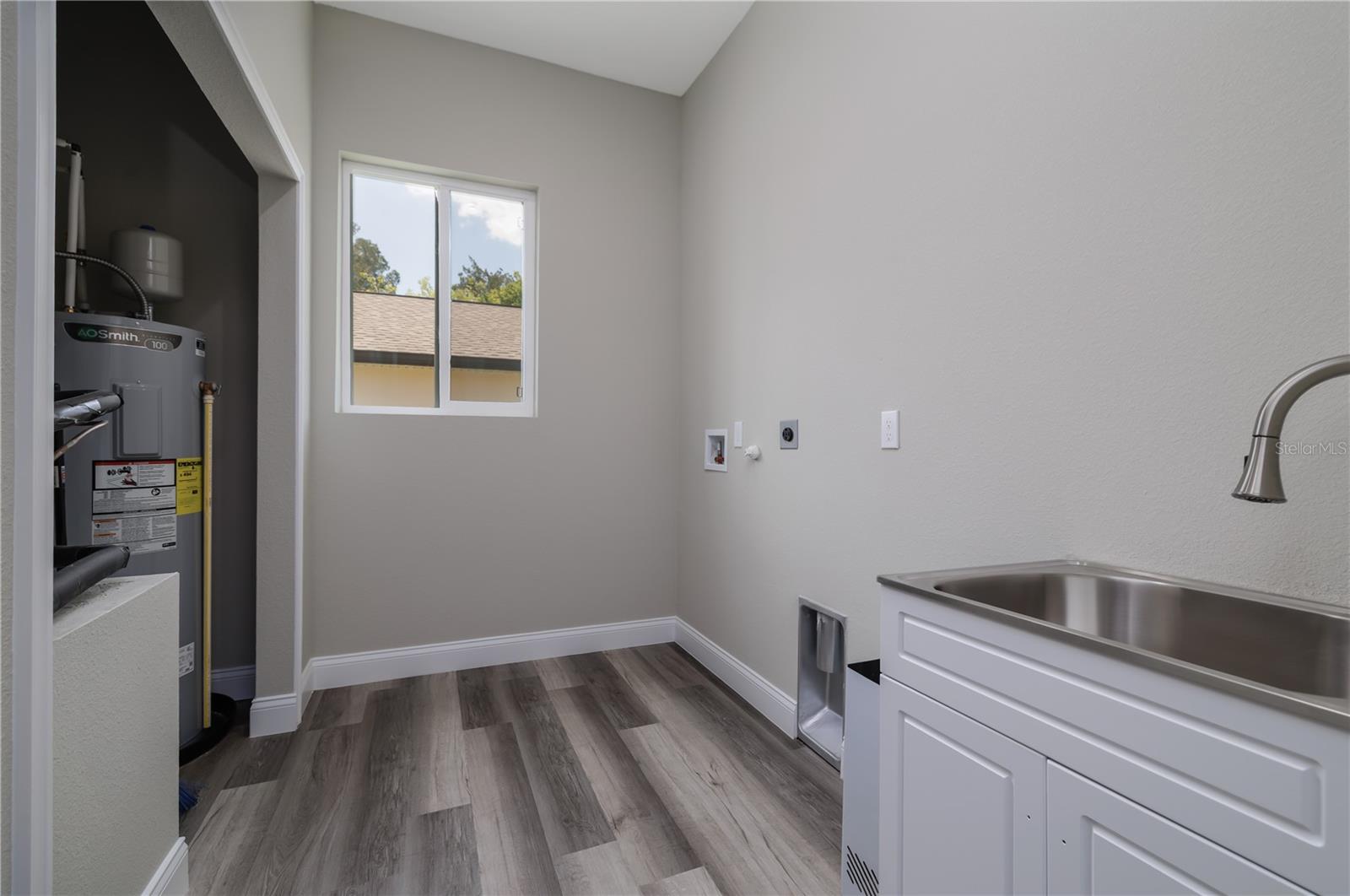 Image 30 of 47 For 9 Coolidge Court