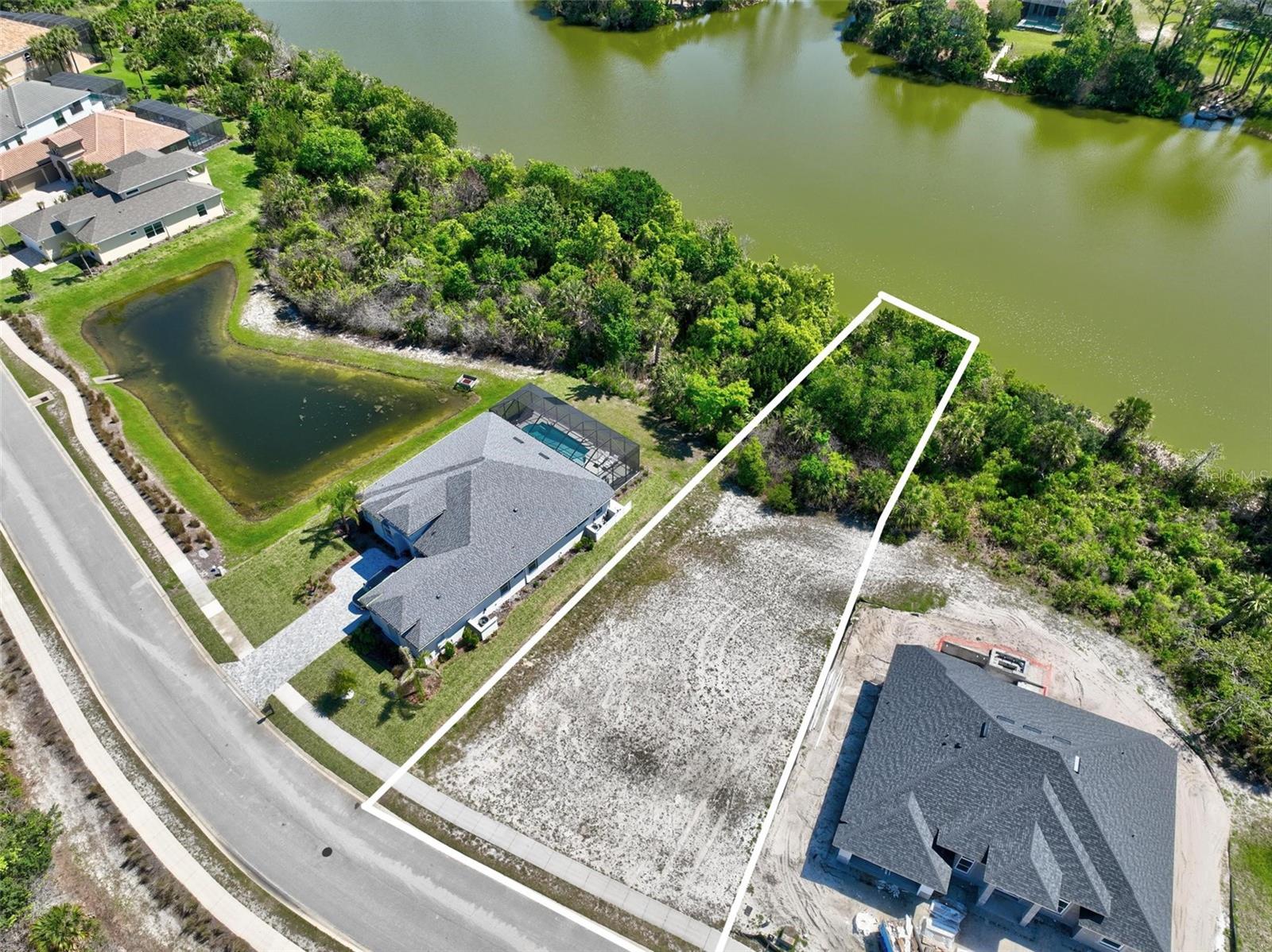 Image 6 of 31 For 128 Lakewalk Drive