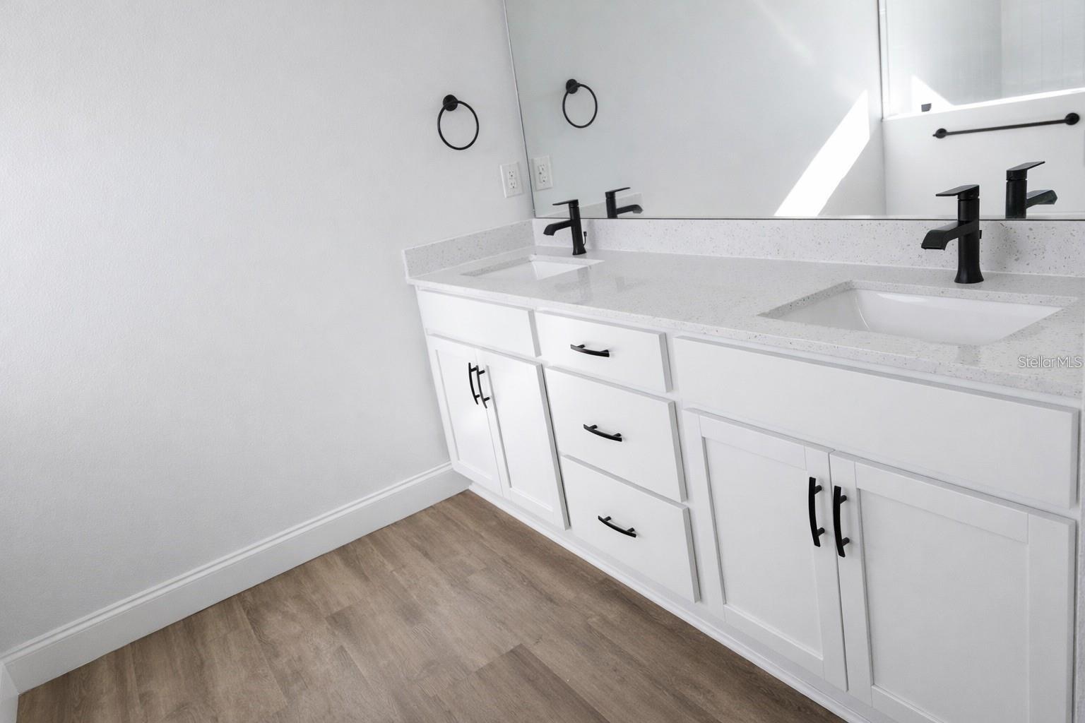 Image 20 of 38 For 23 Banner Lane