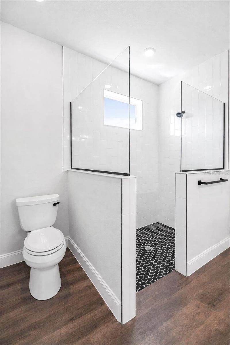 Image 21 of 38 For 23 Banner Lane