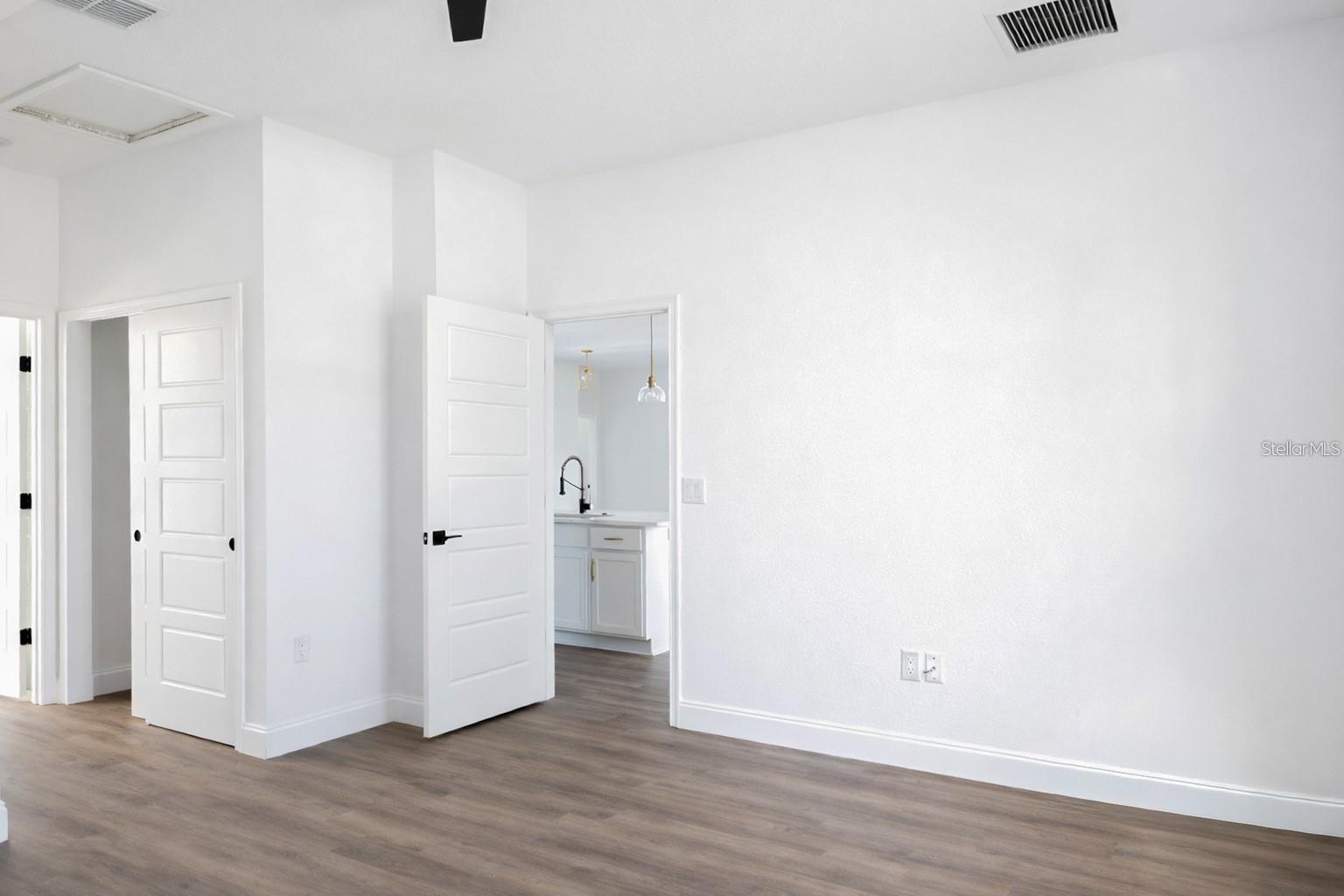 Image 25 of 38 For 23 Banner Lane