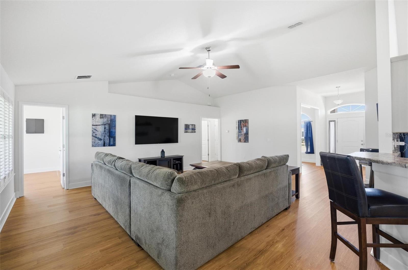 Image 14 of 72 For 18 Eagle Lake Drive