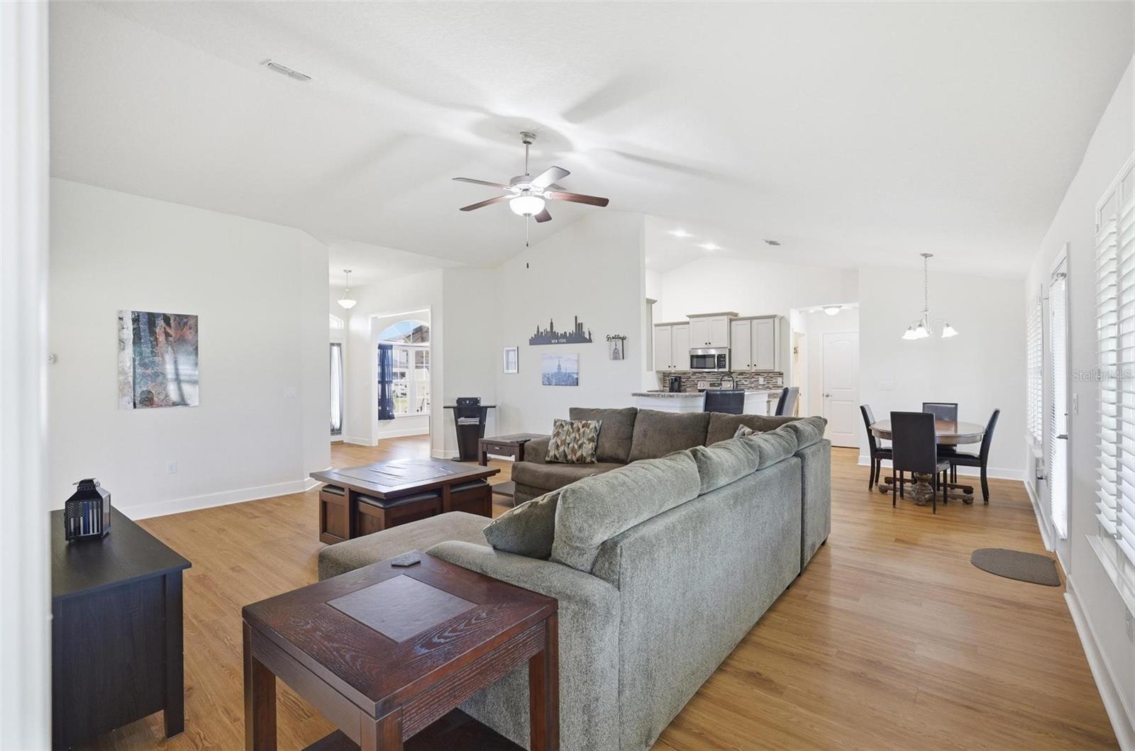 Image 15 of 72 For 18 Eagle Lake Drive