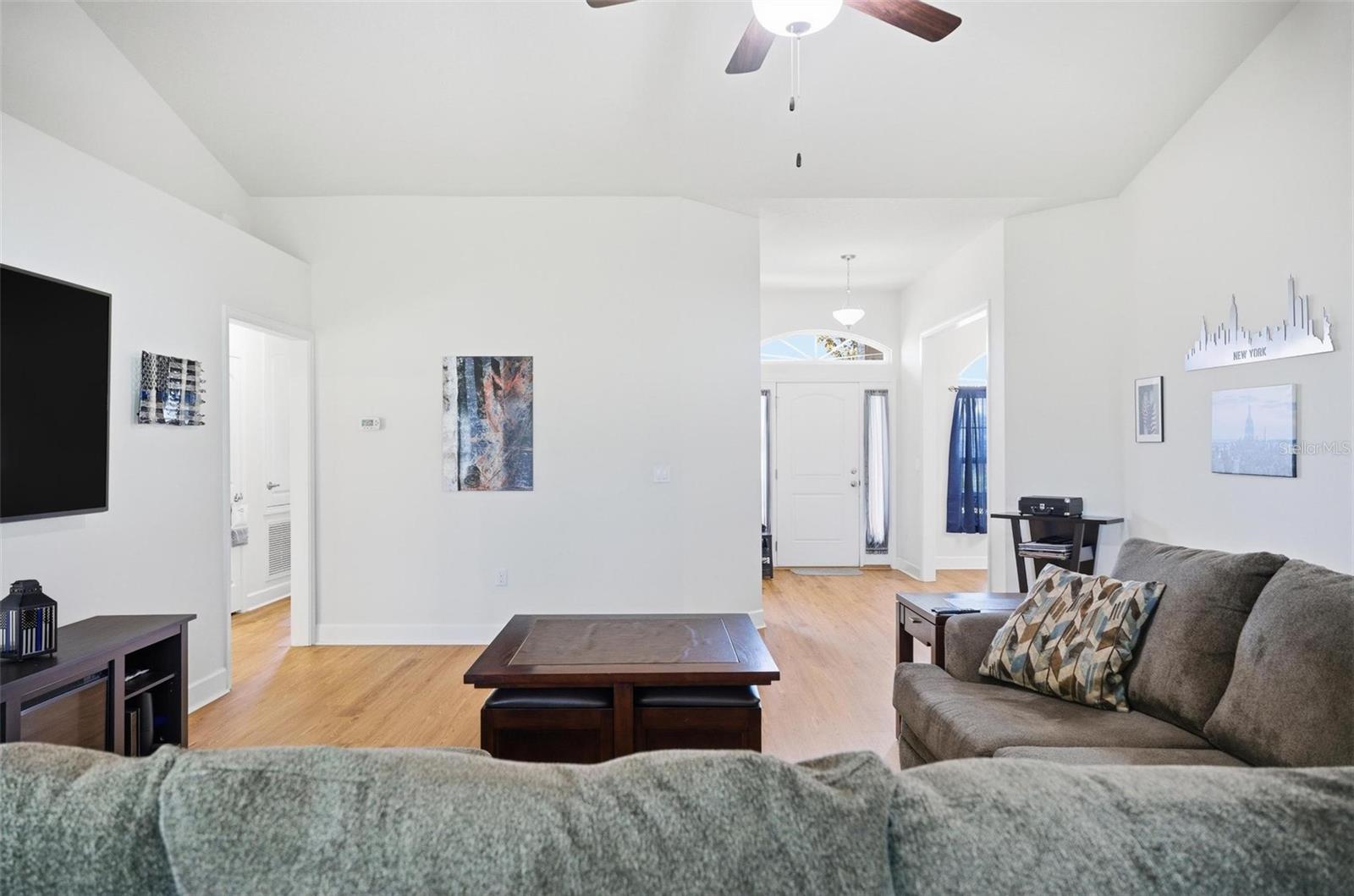 Image 21 of 72 For 18 Eagle Lake Drive