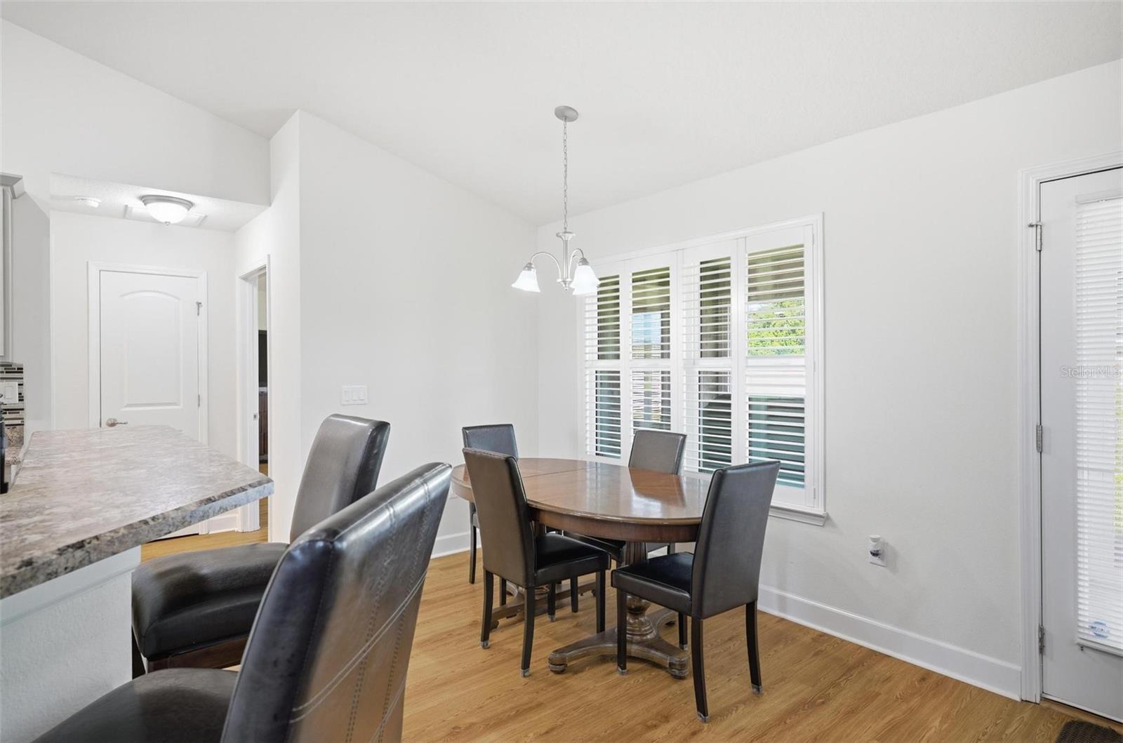 Image 22 of 72 For 18 Eagle Lake Drive