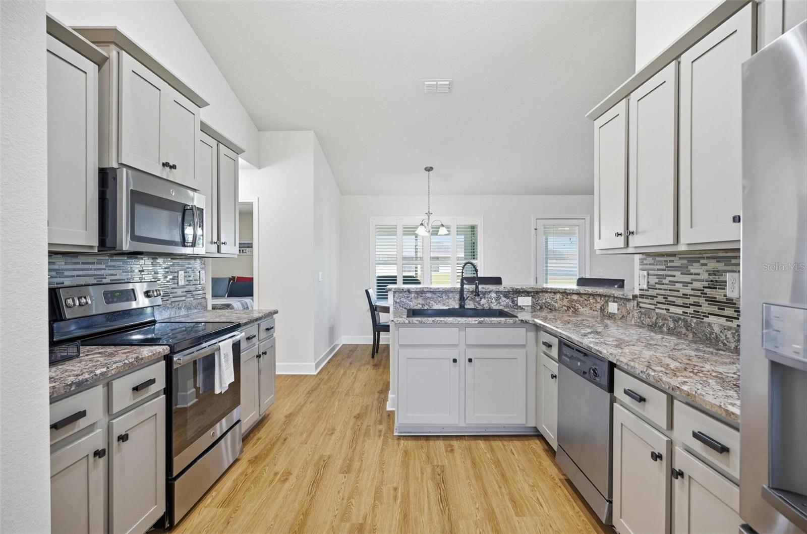 Image 27 of 72 For 18 Eagle Lake Drive