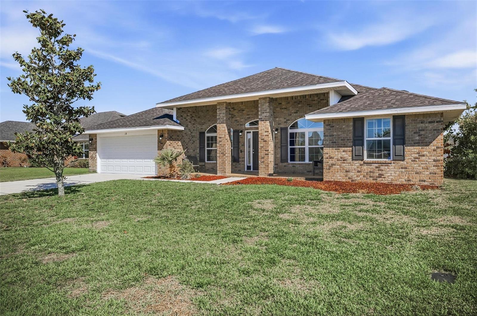 Image 3 of 72 For 18 Eagle Lake Drive