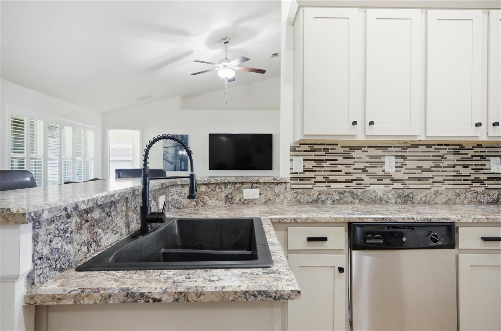 Image 31 of 72 For 18 Eagle Lake Drive