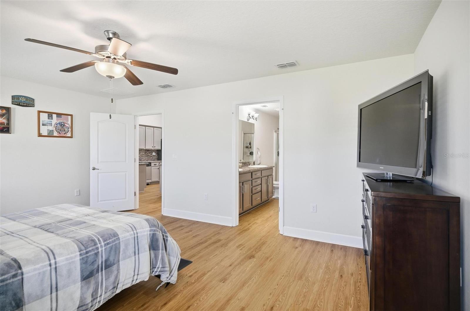 Image 37 of 72 For 18 Eagle Lake Drive