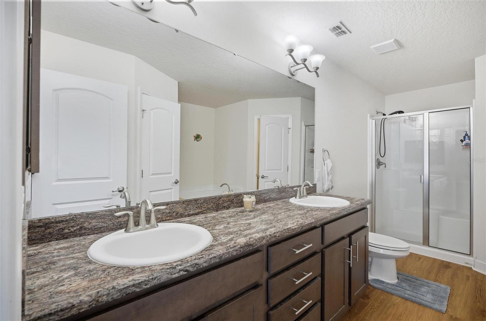 Image 38 of 72 For 18 Eagle Lake Drive