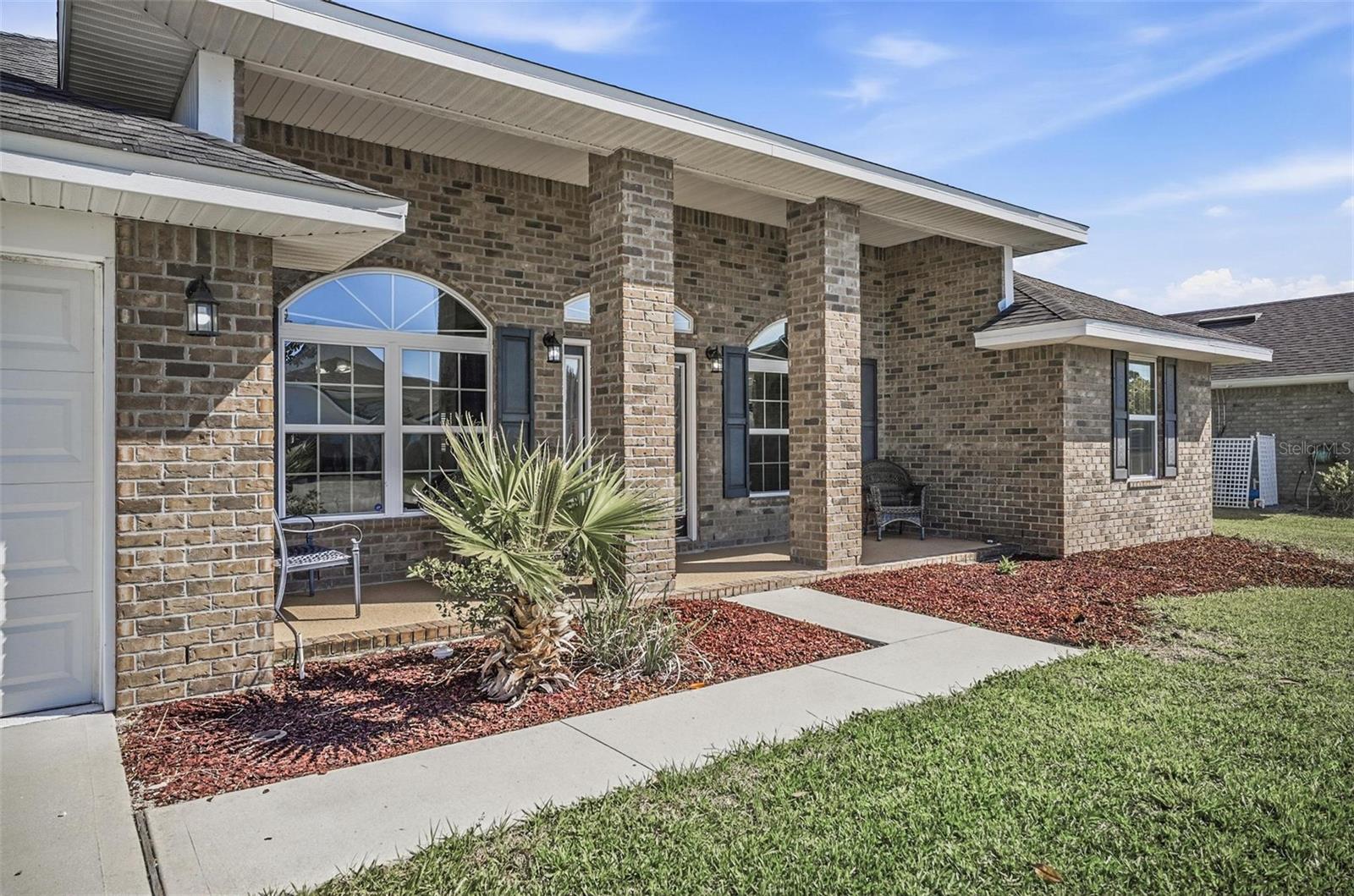 Image 4 of 72 For 18 Eagle Lake Drive