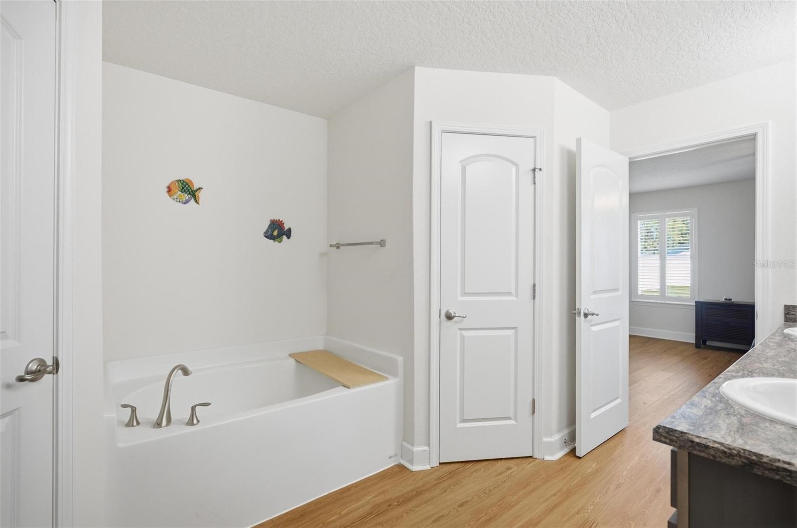 Image 40 of 72 For 18 Eagle Lake Drive