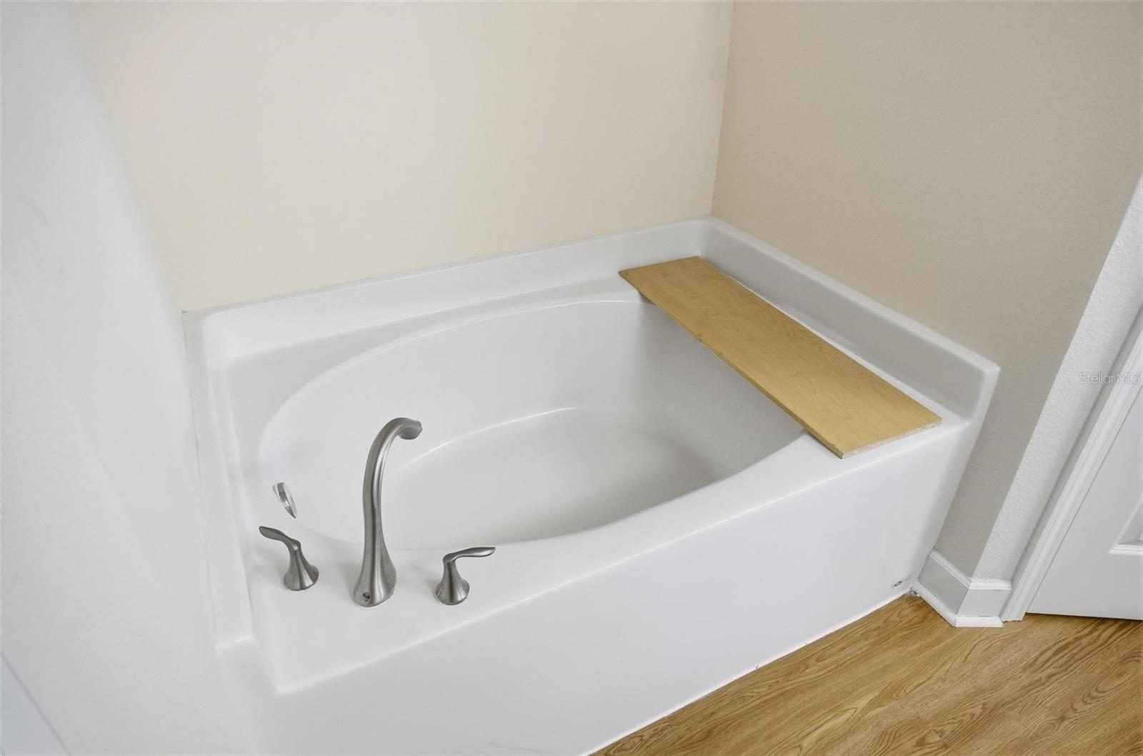 Image 41 of 72 For 18 Eagle Lake Drive