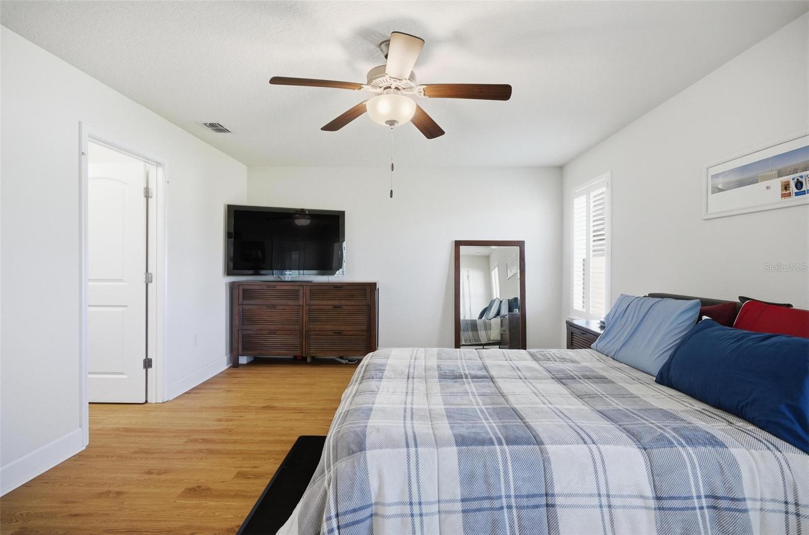 Image 46 of 72 For 18 Eagle Lake Drive