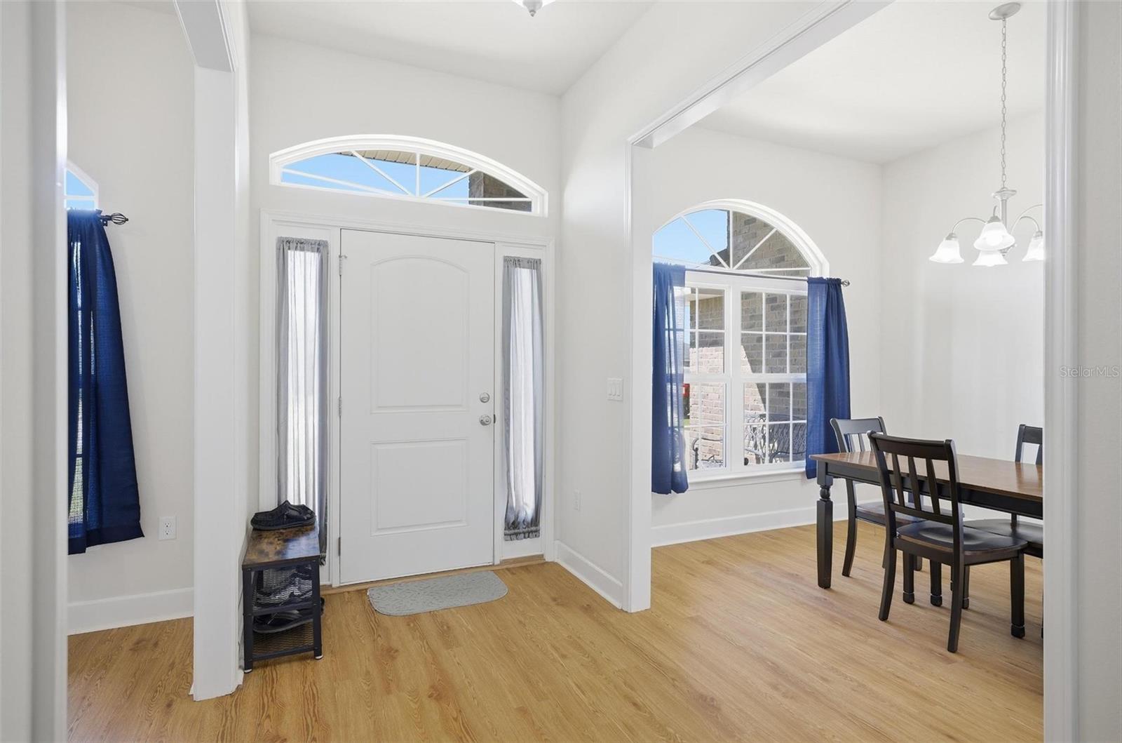 Image 9 of 72 For 18 Eagle Lake Drive