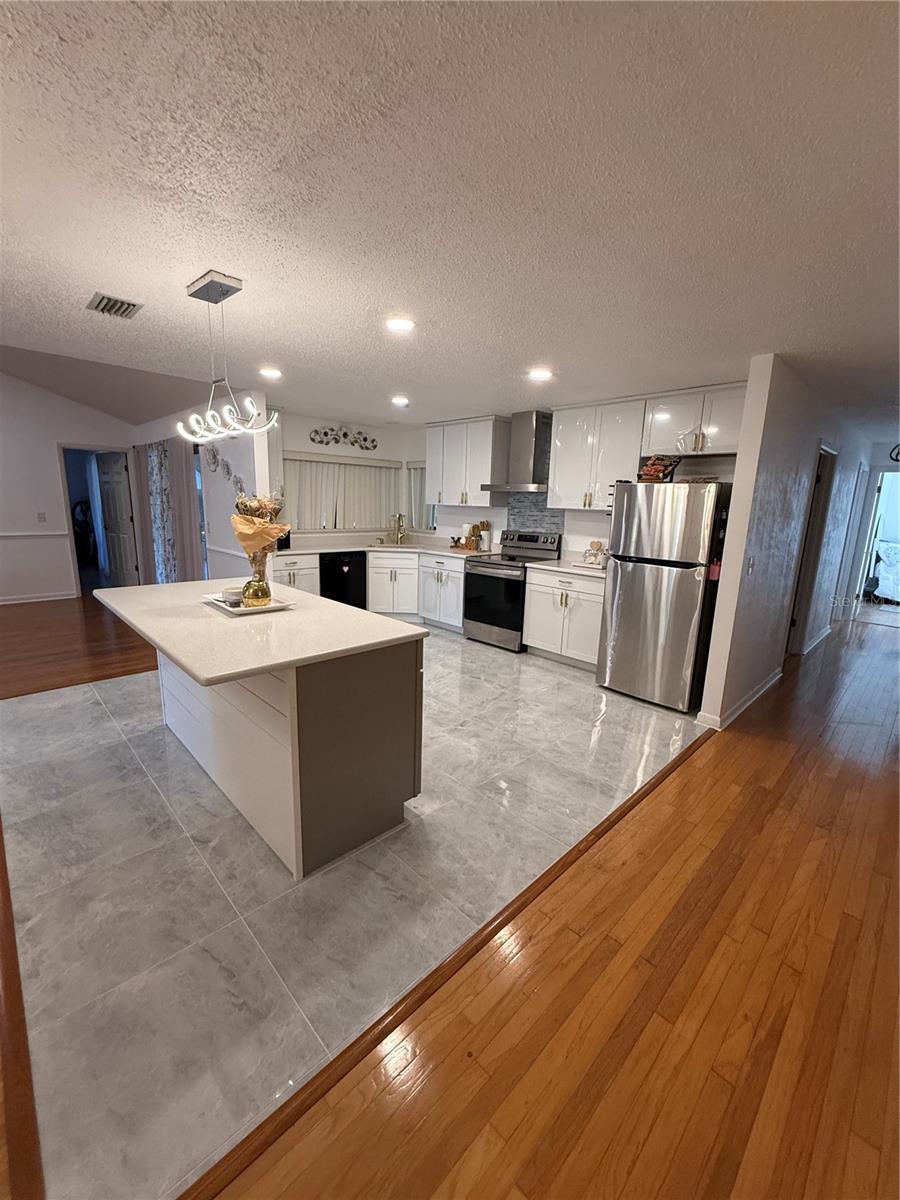 Image 3 of 21 For 32 Westlawn Place