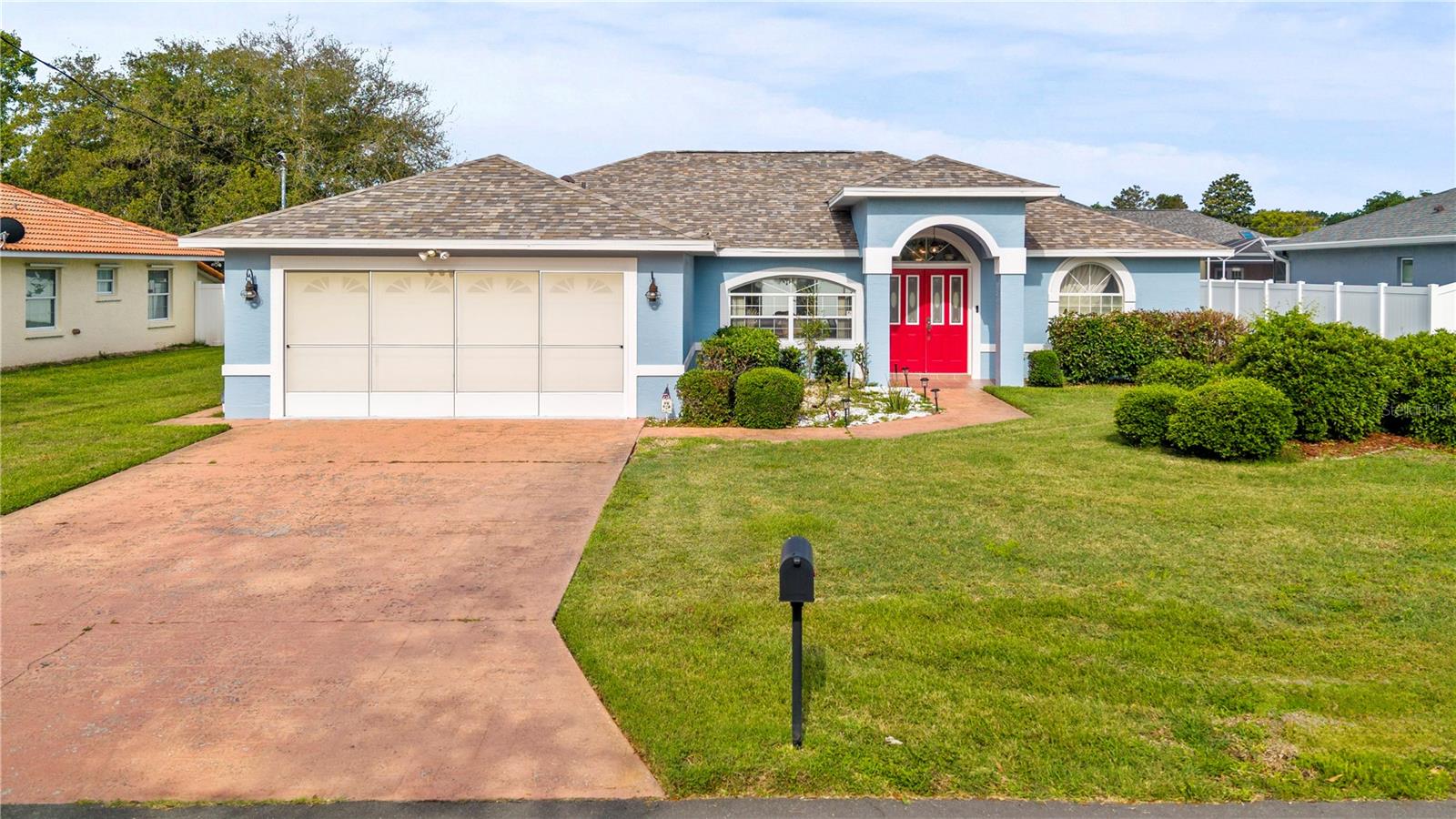 Image 4 of 36 For 28 Fairhill Lane