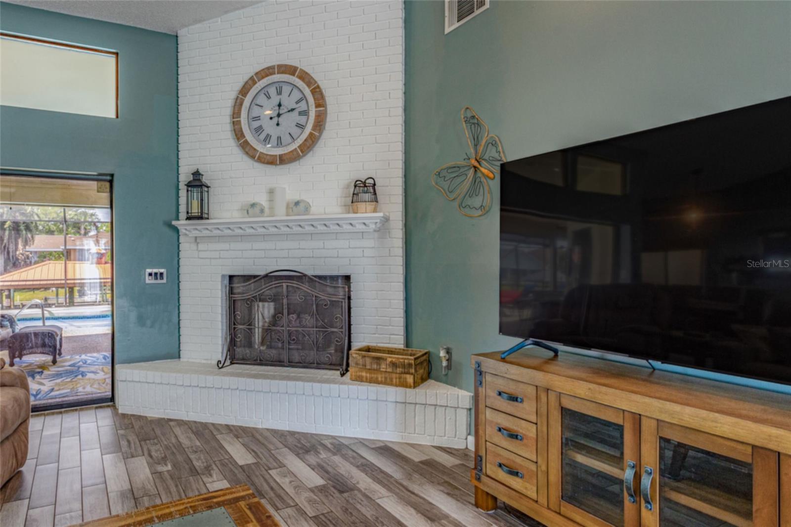 Image 14 of 33 For 18 Classic Court S