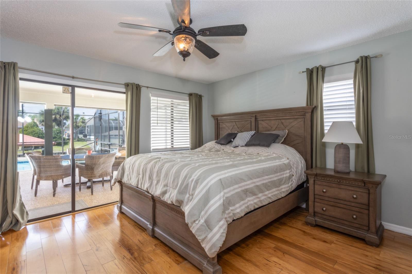 Image 27 of 33 For 18 Classic Court S