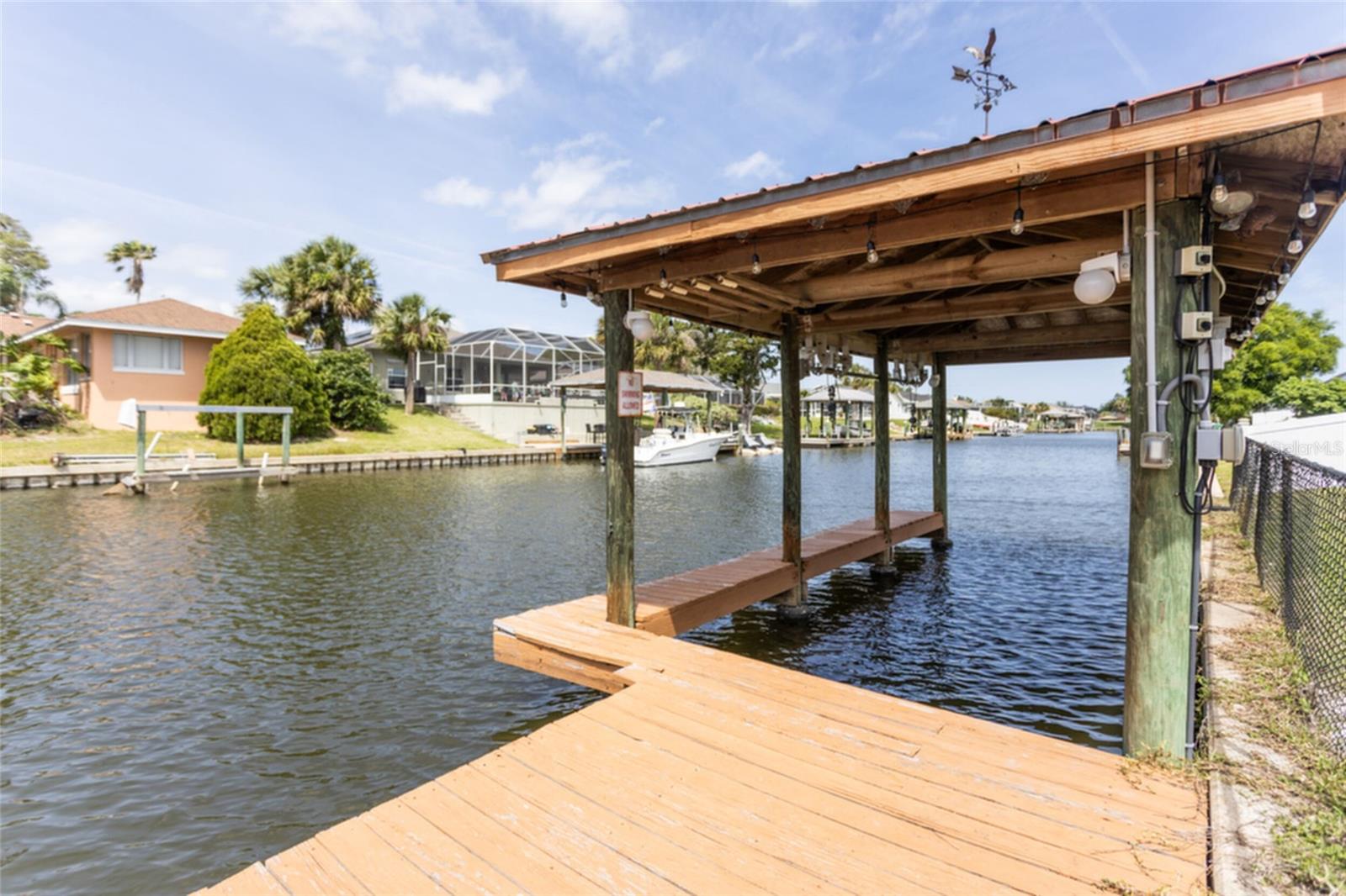 Image 3 of 33 For 18 Classic Court S